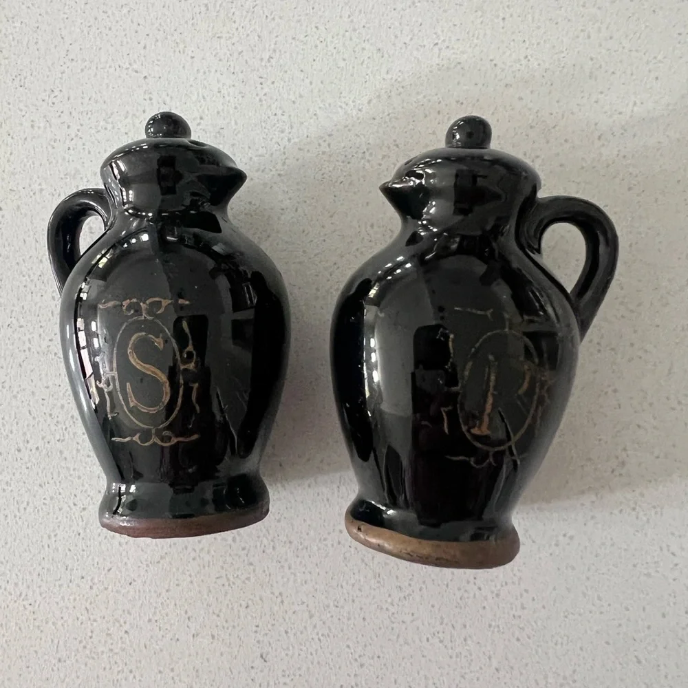 Vintage Black Pitcher‎ Jug Salt Pepper Shaker Set Japan